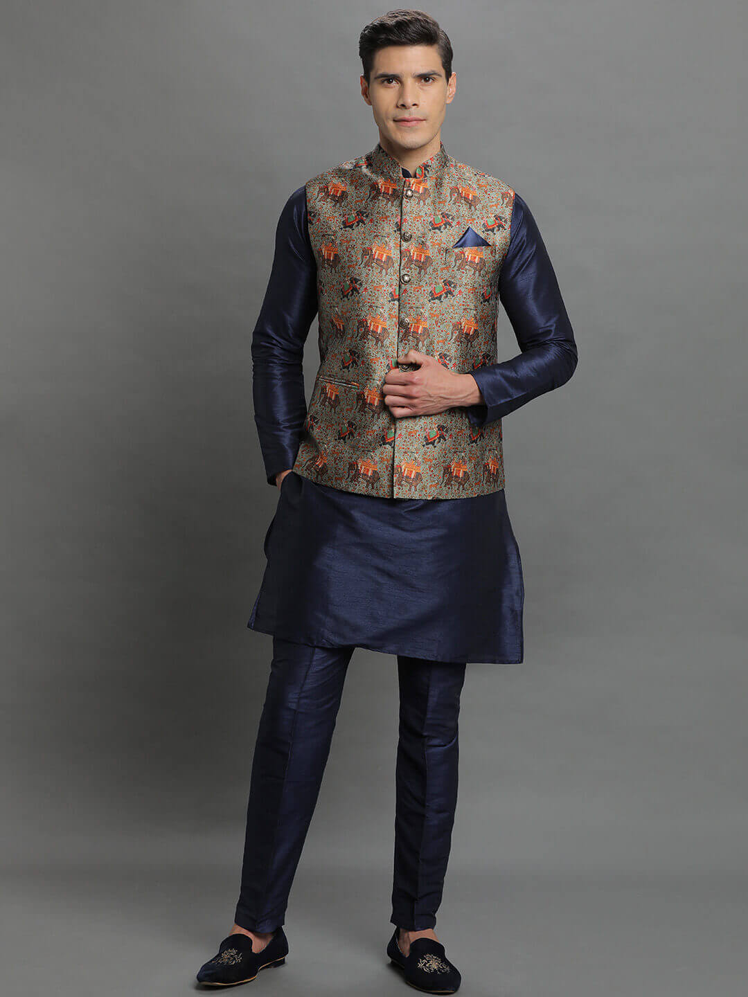 Royal Chariot Print Kurta Pyjama Set