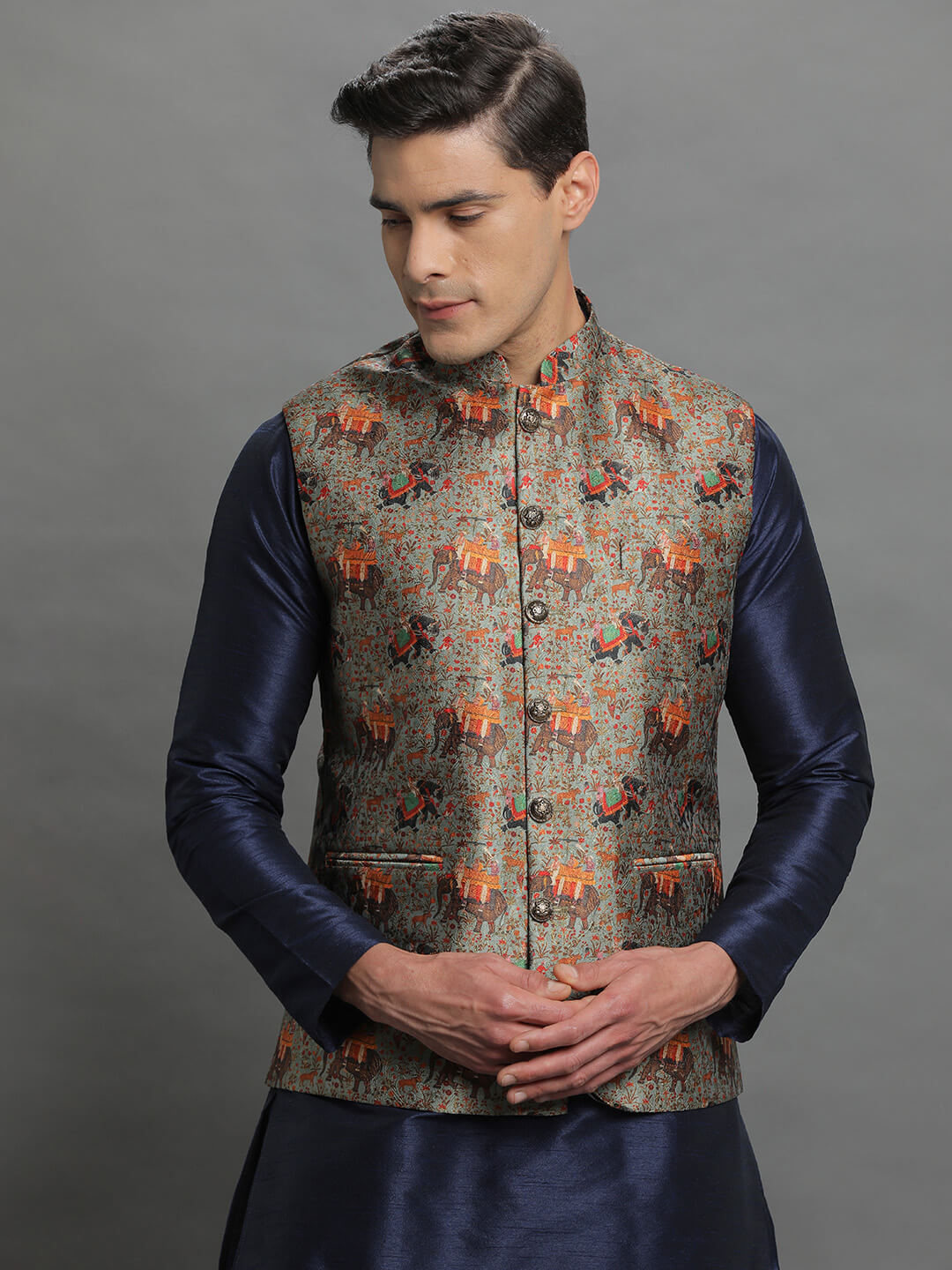 Royal Chariot Print Kurta Pyjama Set